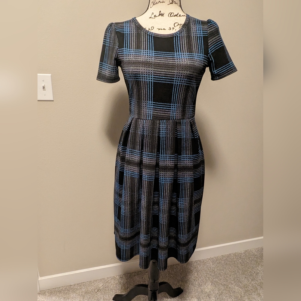 LuLaRoe Amelia size s blue gray and black with pockets